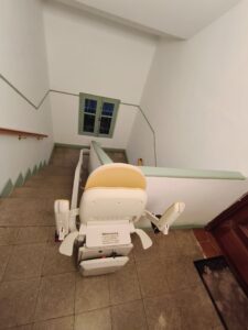 silla-salvaescaleras-curva-acorn-180-castrillon-astur-movilidad