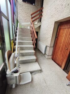 silla-salvaescaleras-curva-acorn-180-castrourdiales-astur-movilidad