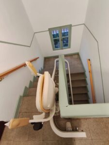 silla-salvaescaleras-curva-astur-movilidad-castilla-y-leon-burgos