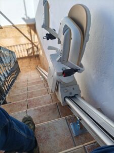silla-salvaescaleras-exterior-astur-movilidad-gijon